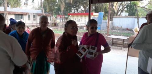 Food packets distribution at Matoshree Old age home2